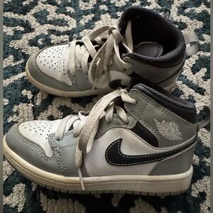 Jordan White and Gray Sneakers Mid-Top Leather